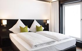 AM Hotel